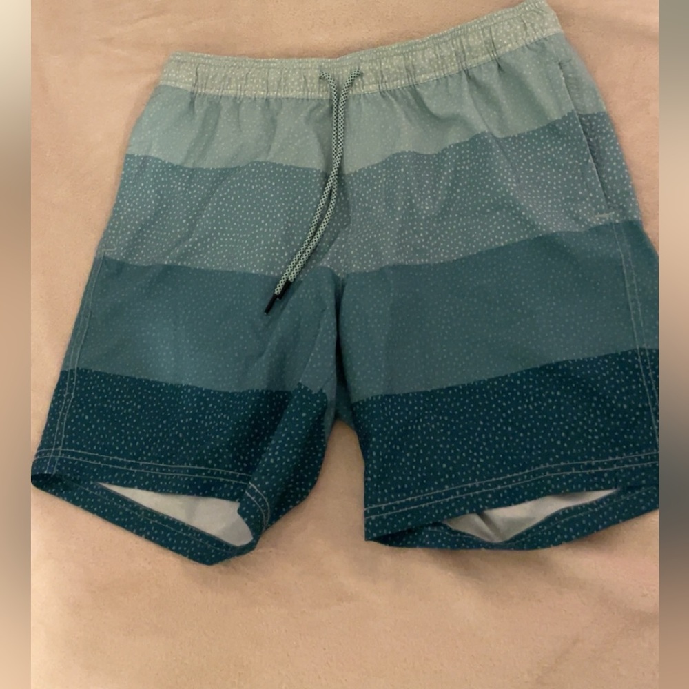 Men’s swimming trunks
